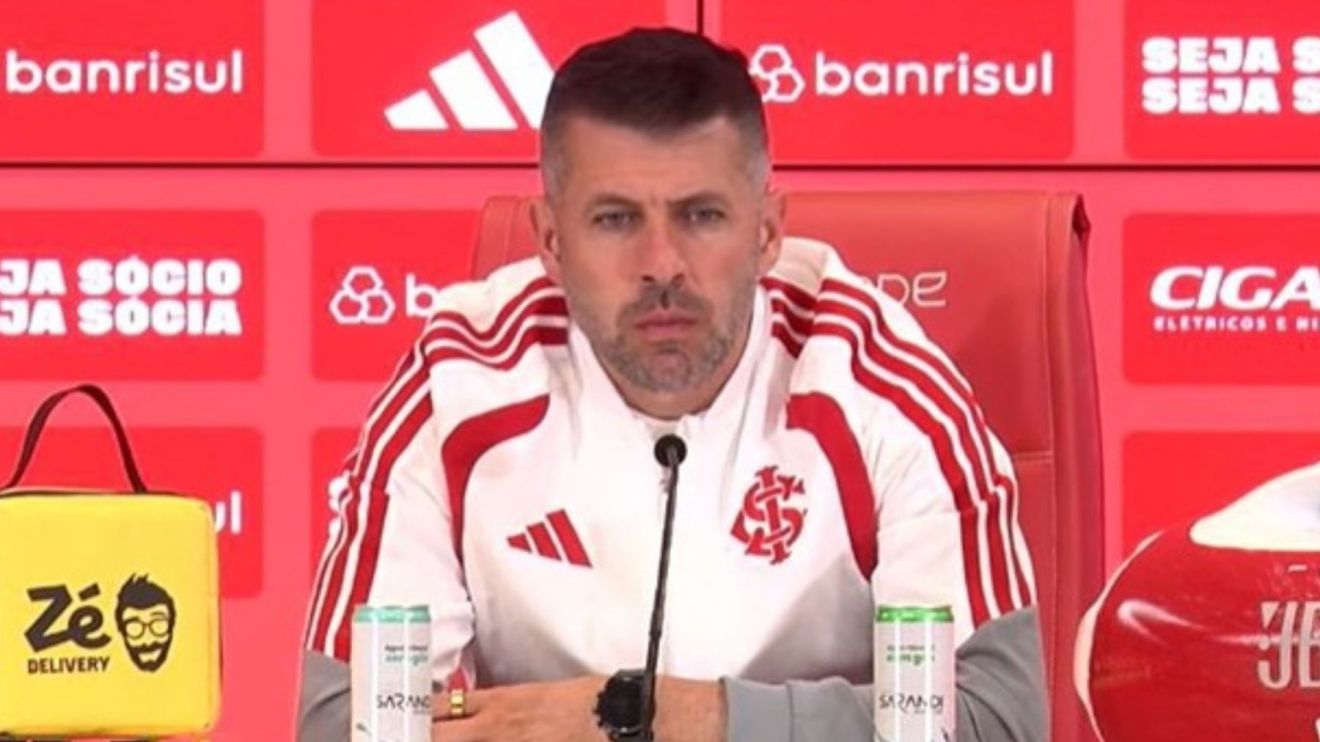 Pezzolano é direto sobre falhas de Rochet e vaias da torcida do Inter