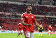 Bernabei comenta fase artilheira pelo Inter e responde sobre posição favorita
