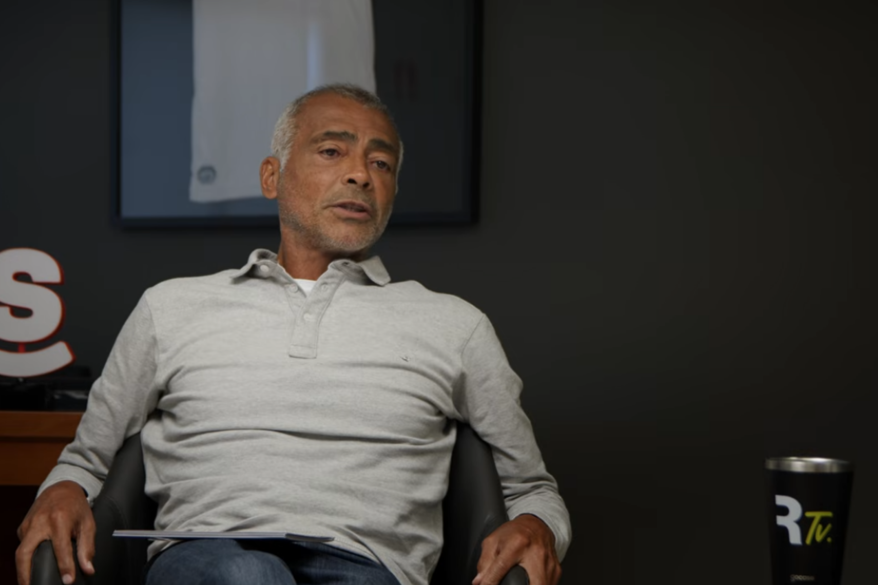 Romário solta palavrão ao avaliar quem deve ser o camisa 9 da Seleção Brasileira