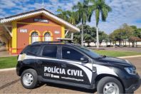 Homem é preso após espancar mulher na frente da filha em Curvelo-MG