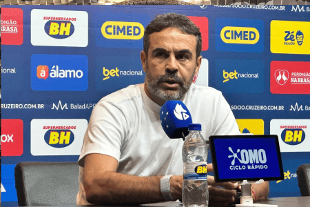 Artur Jorge, técnico do Cruzeiro, em entrevista coletiva no Mineirão