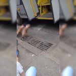 Homem é socorrido após ser atropelado por ônibus no centro de BH