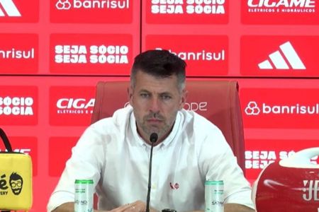 Pezzolano em entrevista coletiva do Inter após a goleada sobre o Vasco