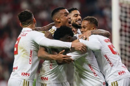 Inter goleou o Vasco por 4 a 1 no Beira-Rio