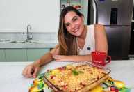 Cuca de morango, um bolinho com farofa crocante; confira a receita