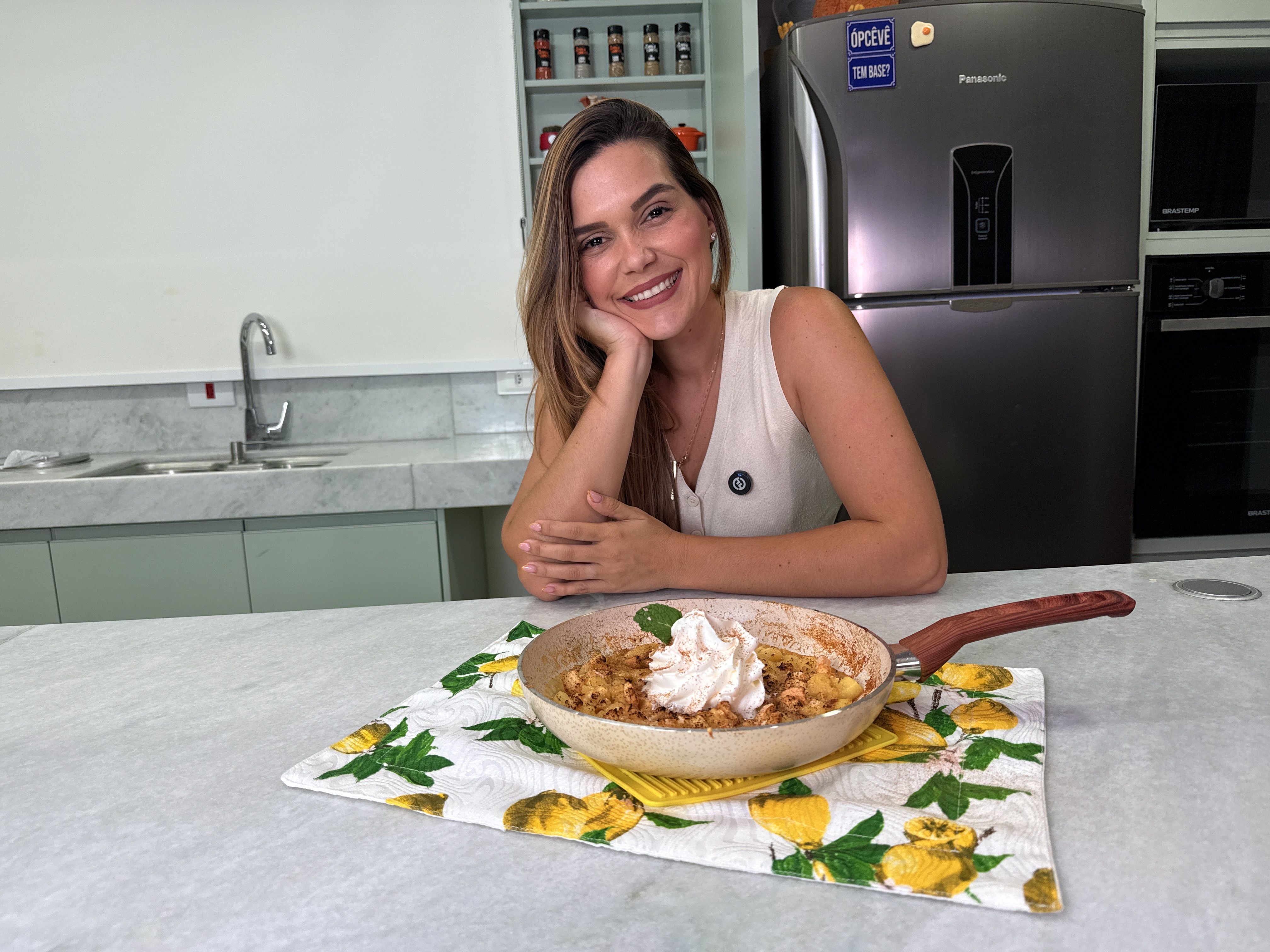 Pavê de abacaxi feito na frigideira; confira a receita