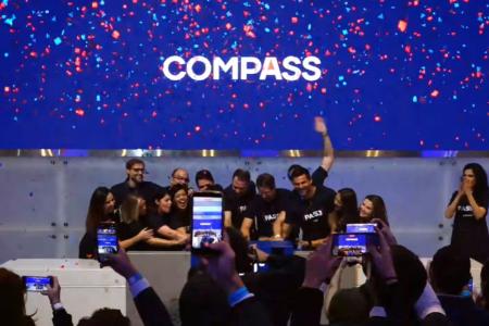 Compass realizou o tradicional toque da campainha nesta segunda-feira (11)