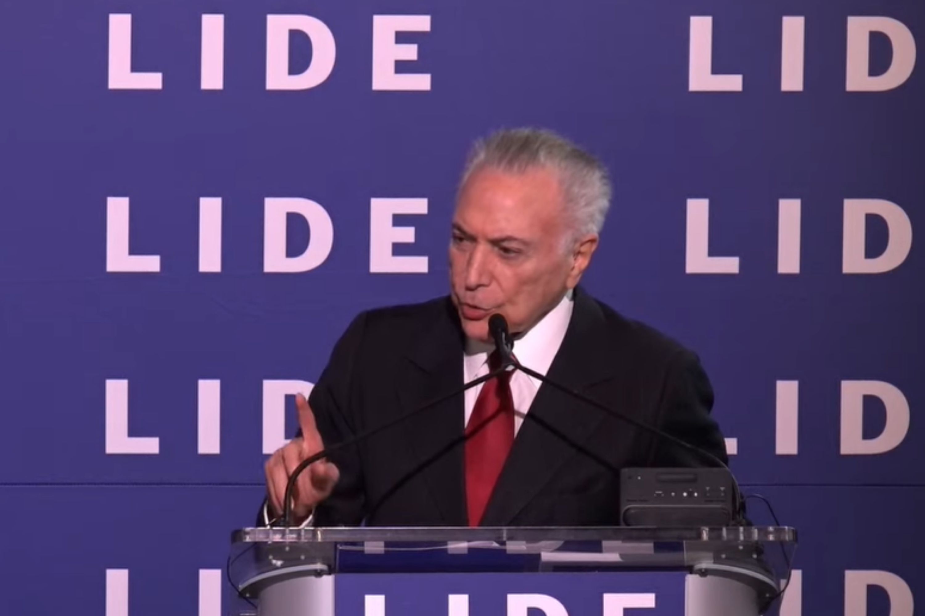 Temer avalia que Brasil vive cenário semelhante de quando assumiu o governo