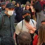 Manifestação de universitários termina em confusão e agressão de vereadores em SP