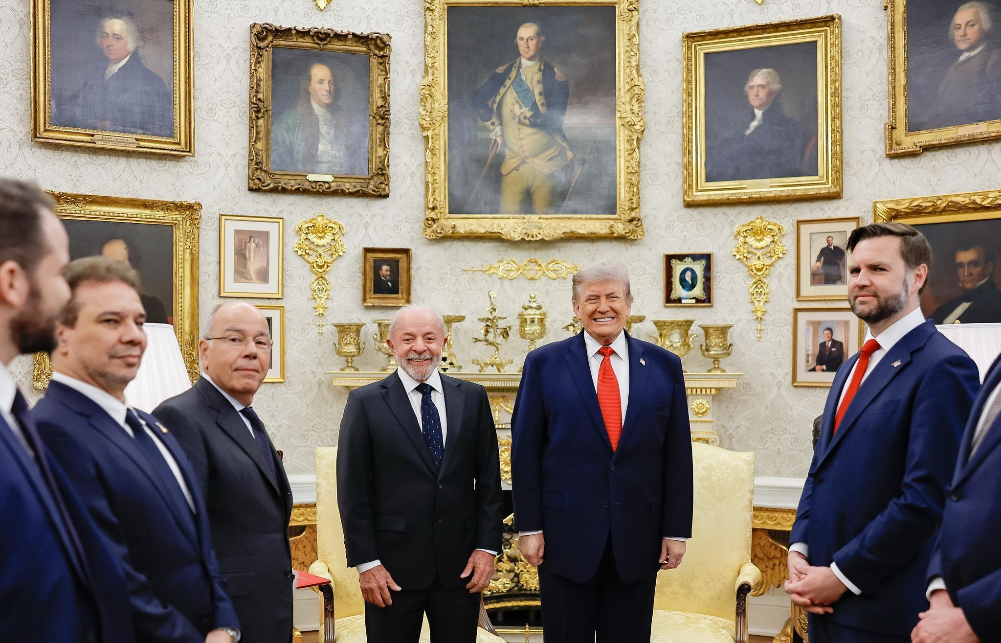 'Clima amistoso': Lula e Trump discutem minerais críticos e combate ao crime organizado