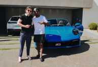 Cria do Atlético compra Porsche avaliada em cerca de R$ 1 milhão após título na Europa