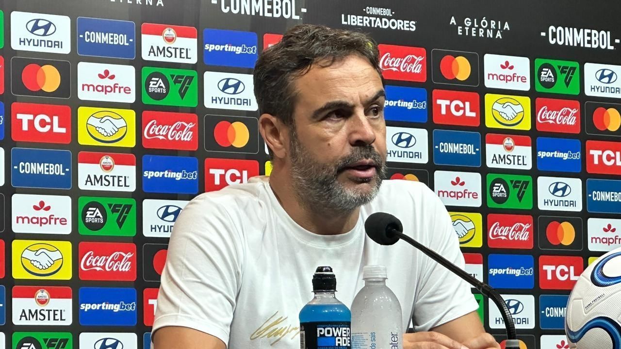 Com show de torcedores, Cruzeiro atropela Barcelona e avança às oitavas da Libertadores
