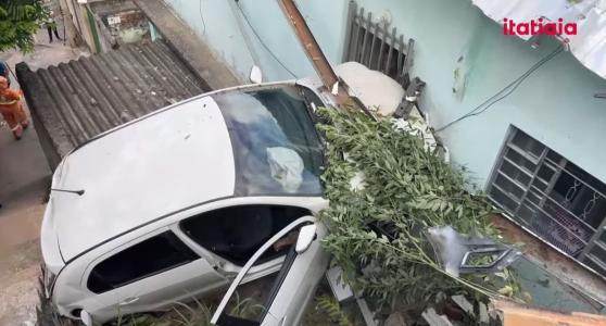 Motorista embriagado cai com carro em casa no bairro Carlos Prates, em BH