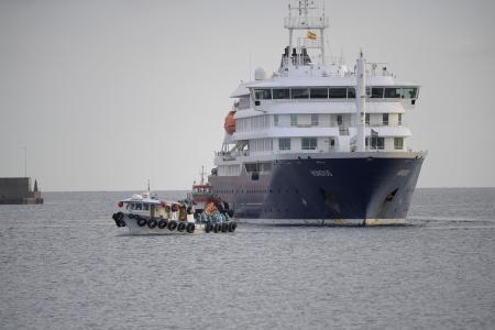 Navio com surto de hantavírus deve concluir retirada de passageiros nesta segunda (11)