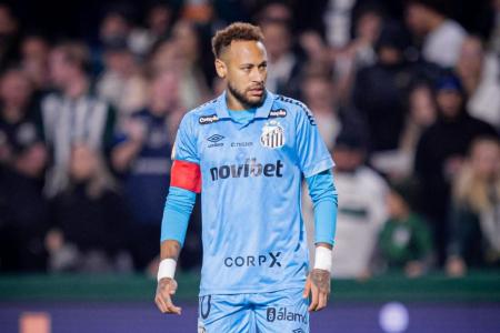 Neymar durante vitória do Santos contra o Coritiba pela Copa do Brasil
