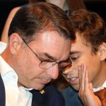 A reação de Nikolas ao áudio enviado por Flávio Bolsonaro a Vorcaro