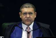 Nunes Marques dá 20 dias para PGR se manifestar sobre revisão criminal de Bolsonaro