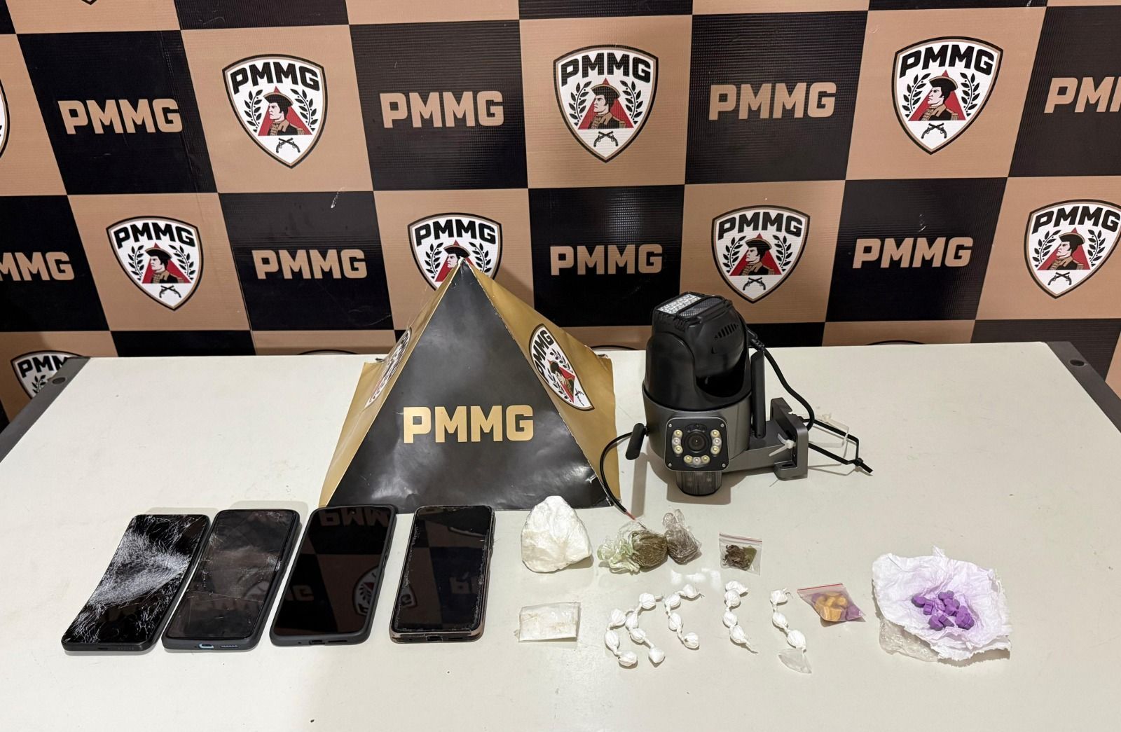 Cinco pessoas são presas em operação contra o tráfico de drogas em Taiobeiras, Norte de Minas