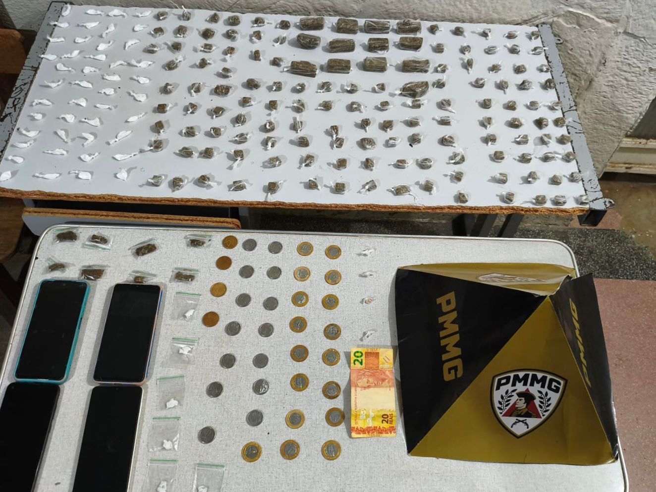 PM rastreia celular roubado e encontra depósito de drogas em Montes Claros