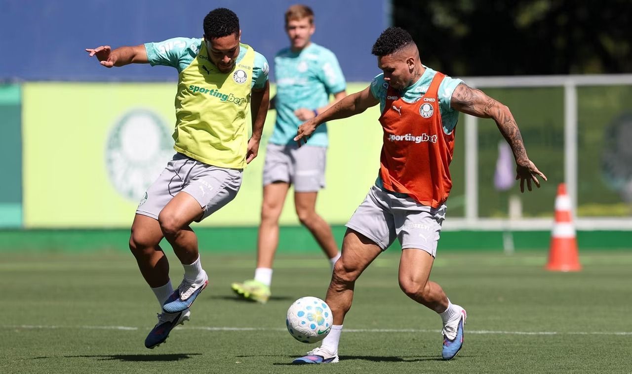 Vitor Roque e Paulinho têm cronograma especial no Palmeiras em pausa da Copa