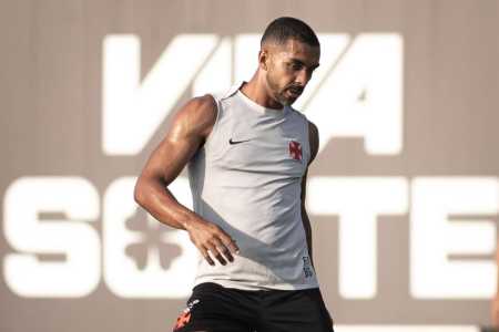 Paulo Henrique em sessão de treino antes da partida contra o Olimpia pela Sudamericana em 2026