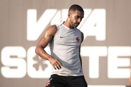 Paulo Henrique em sessão de treino antes da partida contra o Olimpia pela Sudamericana em 2026
