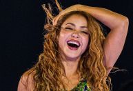 Shakira faz show para 2 milhões de pessoas e leva Copacabana ao delírio