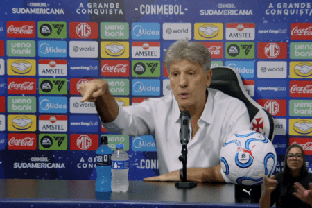 Renato Gaúcho em entrevista coletiva no São Januário, estádio do Vasco