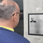 Vasco batiza sala de imprensa do CT em homenagem a jornalista Ledio Carmona; veja vídeo