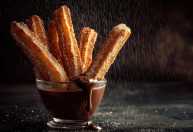 Como fazer churros caseiro: receita fácil leva apenas três ingredientes