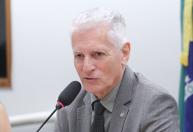 Deputado do PT pede ao STF investigação sobre voo de Flávio em aeronave ligada a Vorcaro