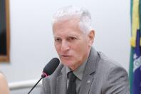 Deputado do PT pede ao STF investigação sobre voo de Flávio em aeronave ligada a Vorcaro