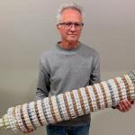 Artista diabético cria obra de arte com 1.100 frascos de insulina: ‘Cada um me manteve vivo’