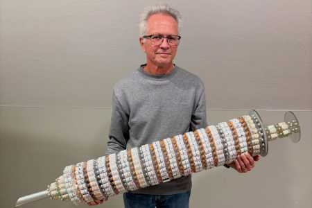 Ron Koole, de 52 anos, criou obra de arte inspirada em luta contra diabetes