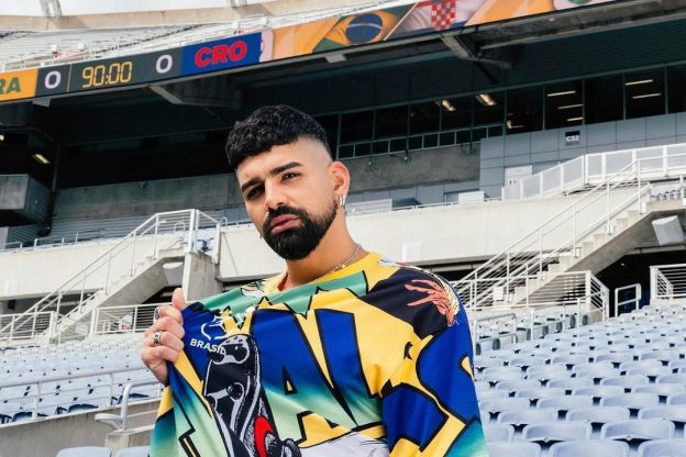 Música que viralizou com clipe no Mineirão é regravada por Dilsinho