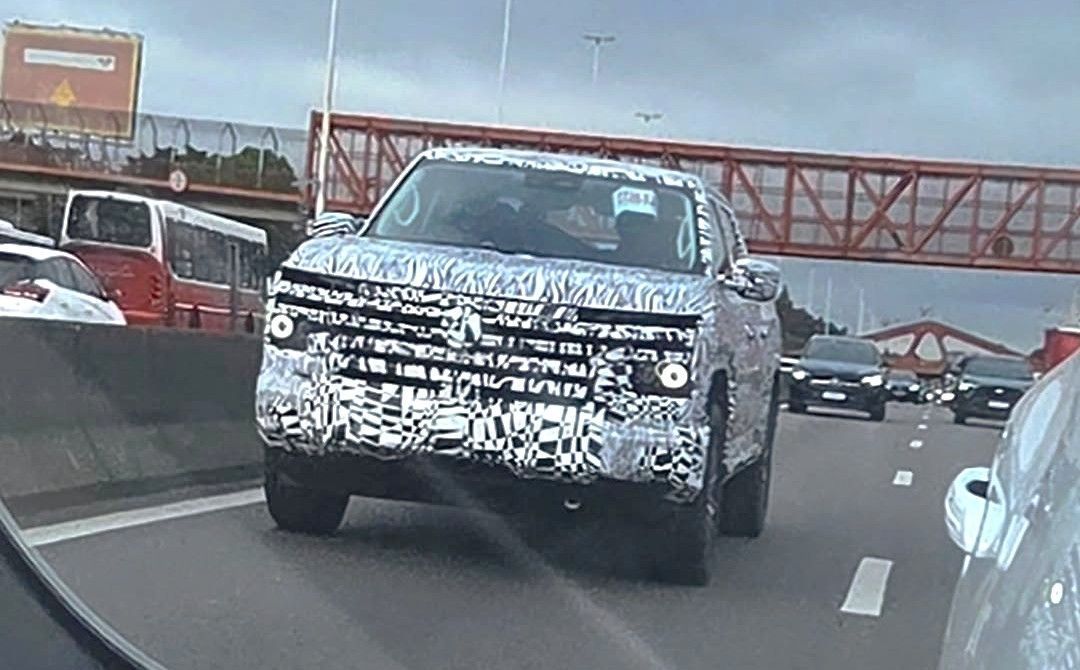 Nova VW Amarok segue em testes para estrear em 2027 com motor híbrido