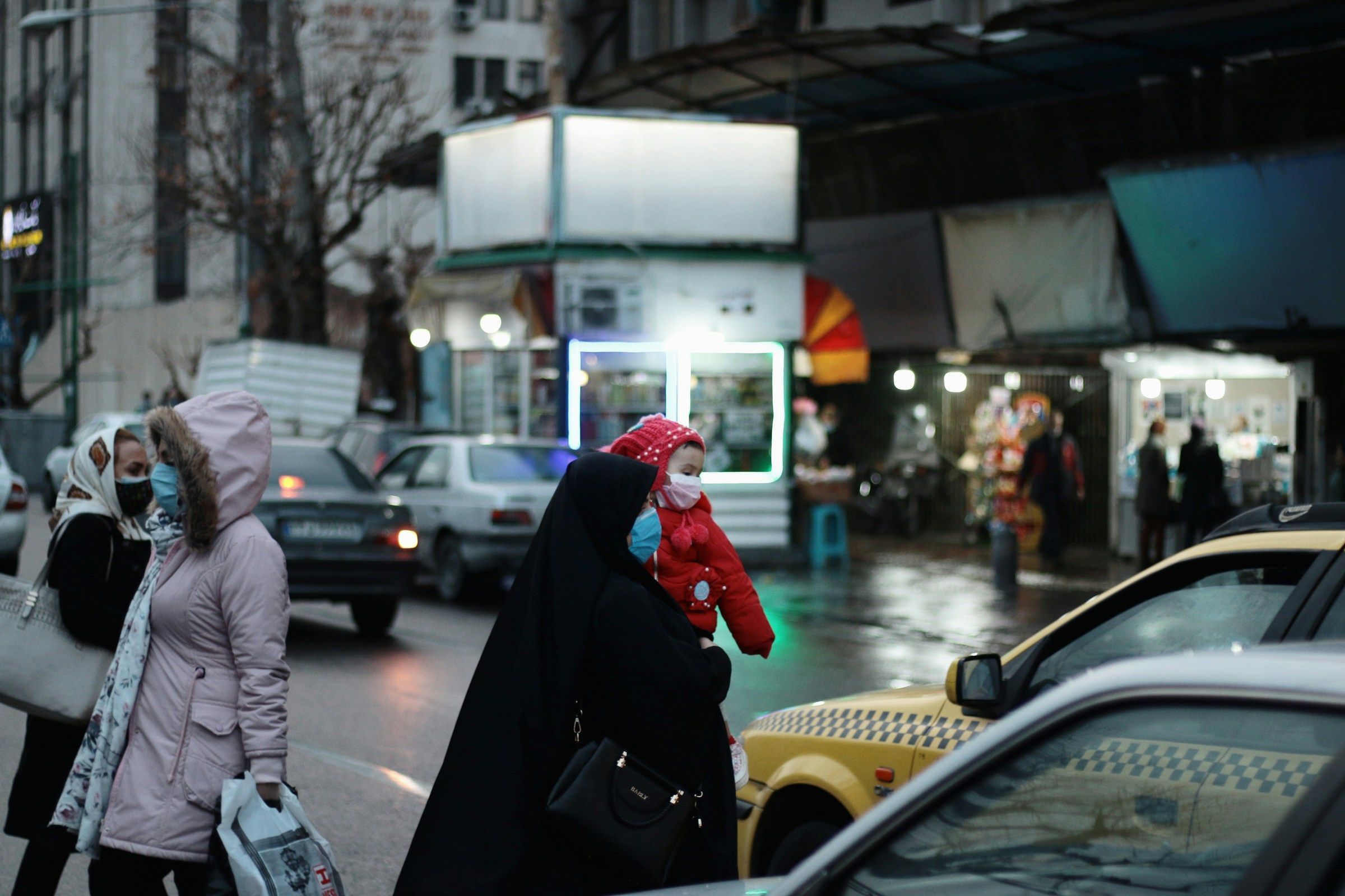 Polícia iraniana fecha café em Teerã por suposta prática de 'satanismo'
