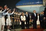 Trump chega à China para reunião com Xi Jinping sobre guerra e comércio
