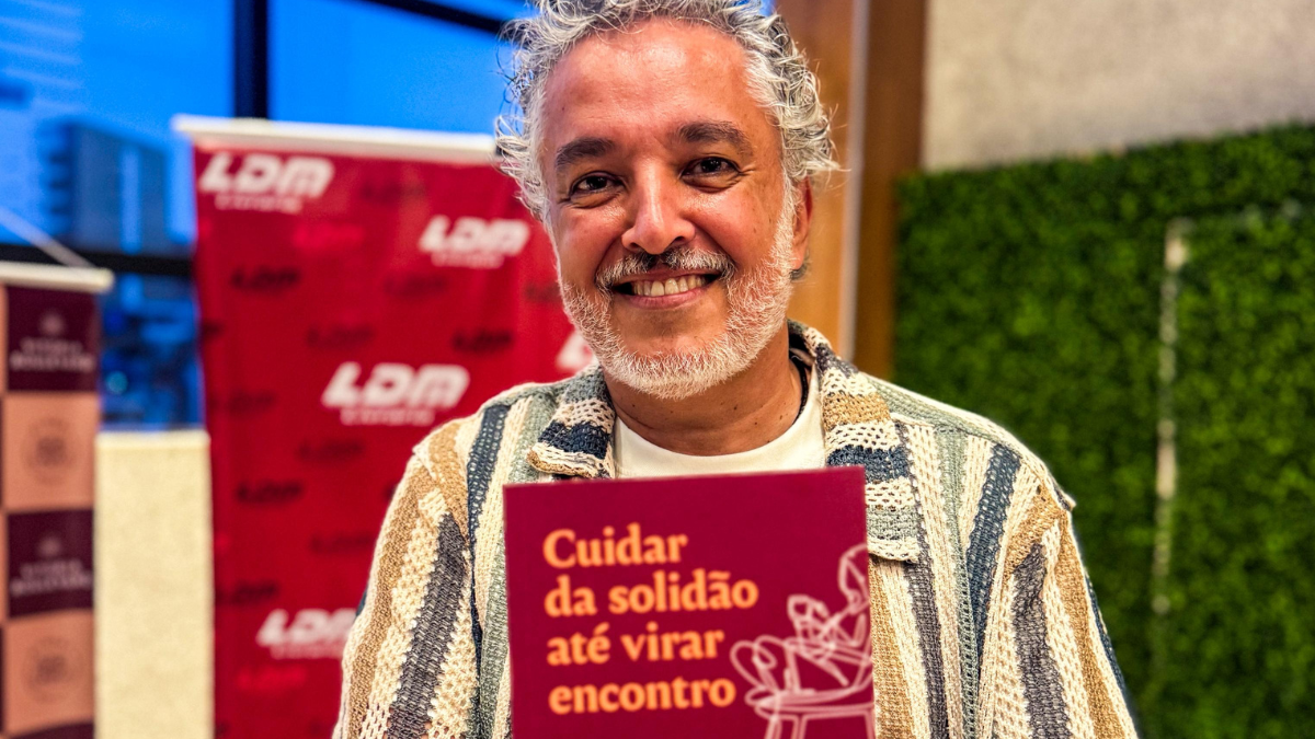 Psicólogo lança livro que propõe transformar a solidão em ponto de partida para o encontro