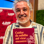 Psicólogo lança livro que propõe transformar a solidão em ponto de partida para o encontro