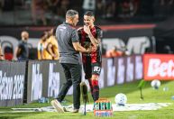 Erick decide para o Vitória de novo, e Jair Ventura se derrete: 'Que chapada'