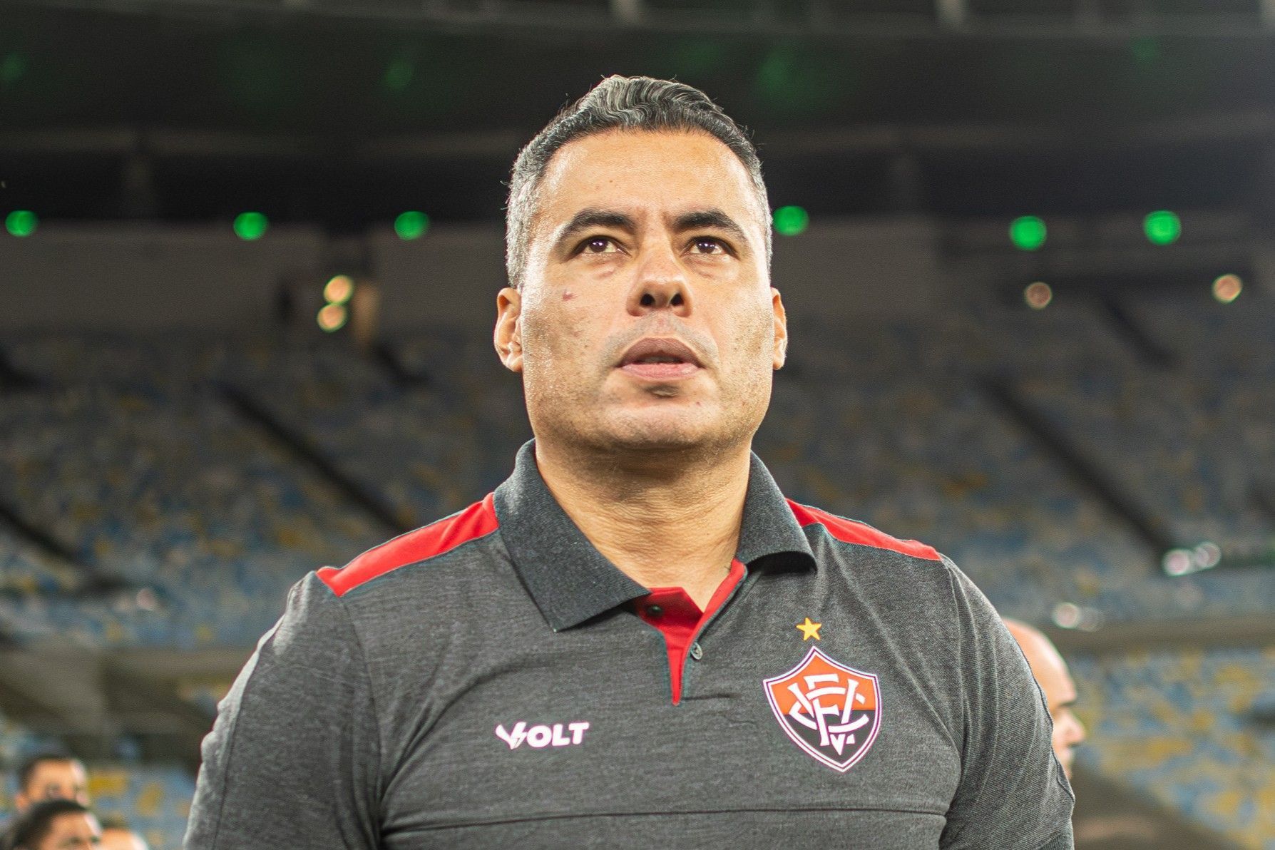 Jair Ventura evita empolgação após goleada do Vitória: 'Mata-mata é tenso'