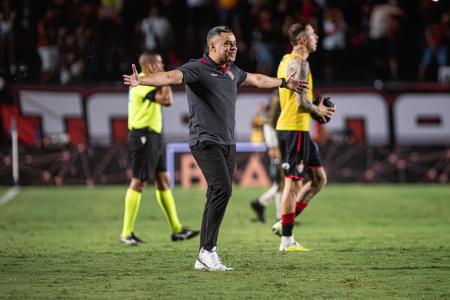 Jair Ventura, técnico do Vitória, após classificação sobre o Flamengo