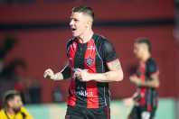Renato Kayzer provoca Fortaleza após título do Vitória na Copa do Nordeste