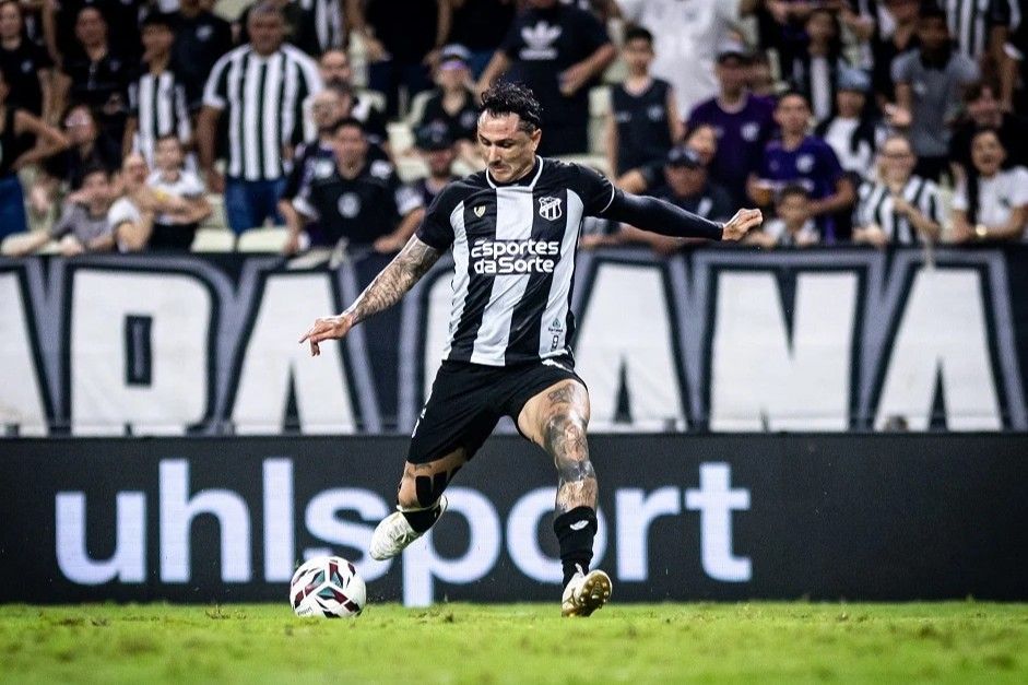 Ceará confirma ausência de Vina e retorno de ex-Atlético contra Vitória