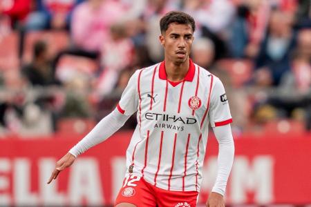 Vitor Reis em publicação nas redes sociais do Girona FC informando sua convocação para amistoso da Seleção Brasileira