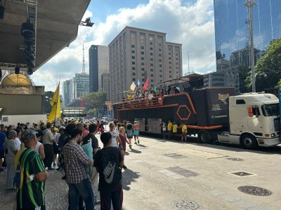 Manifestação reuniu algumas dezenas de participantes
