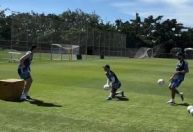Goleiro do Cruzeiro, Cássio vai às redes e mostra treino com bola