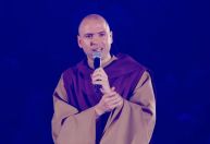 Com Frei Gilson, 'Cristo é o Show' reúne milhares de fiéis no Mineirão, em BH; veja programação