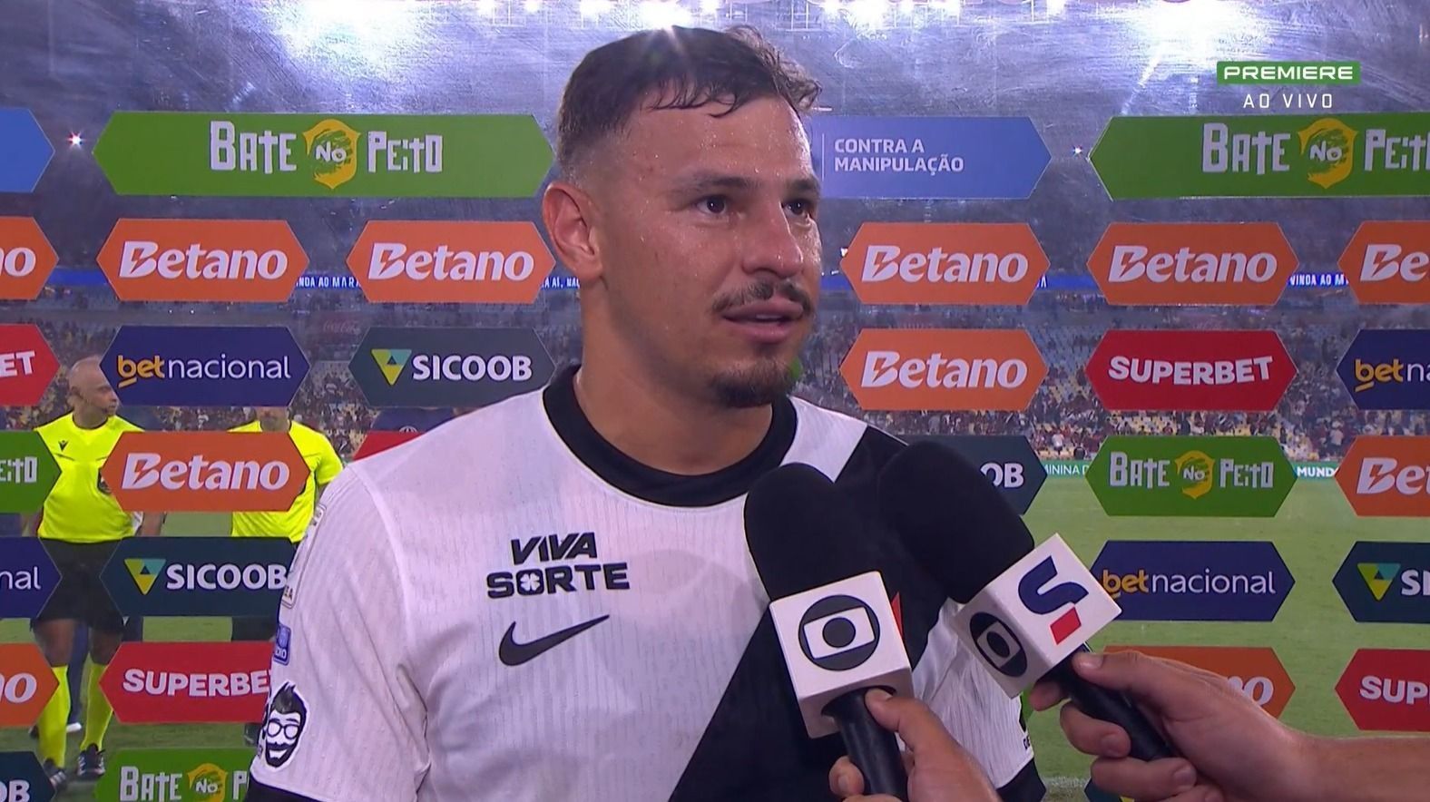 Hugo Moura celebra 'gol salvador' e exalta torcida do Vasco contra o Flamengo